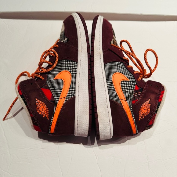 Nike Air JORDAN 1 MID SE GS 'PLAID' Youth Size 4.5 - Picture 4 of 10